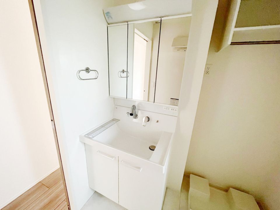 シャワー付洗面化粧台