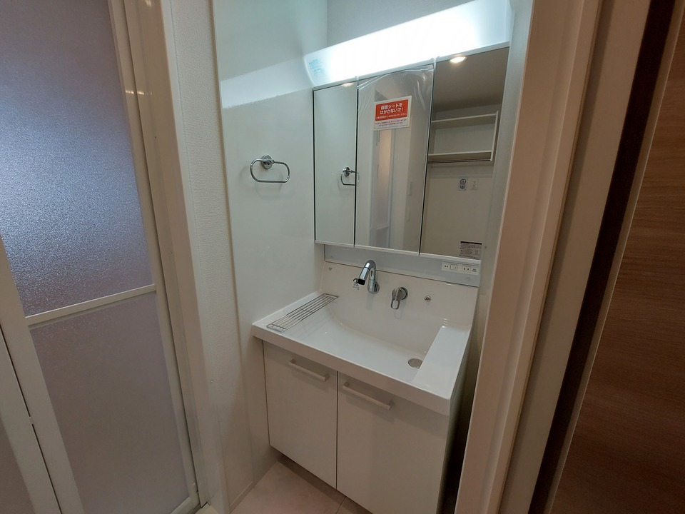 シャワー付洗面化粧台