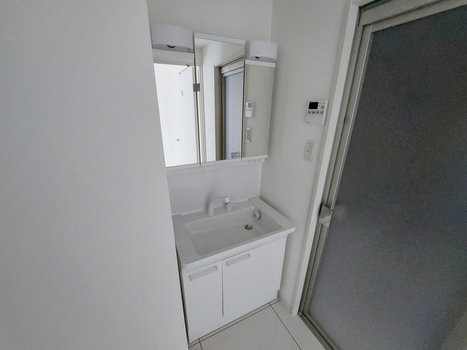 シャワー付洗面化粧台