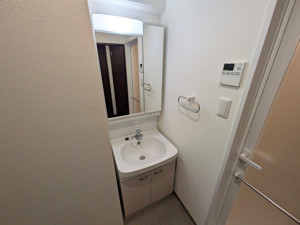 シャワー付洗面化粧台