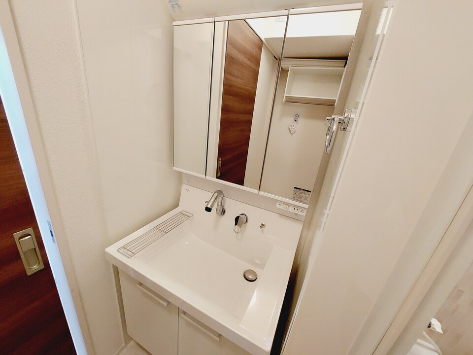 シャワー付洗面化粧台