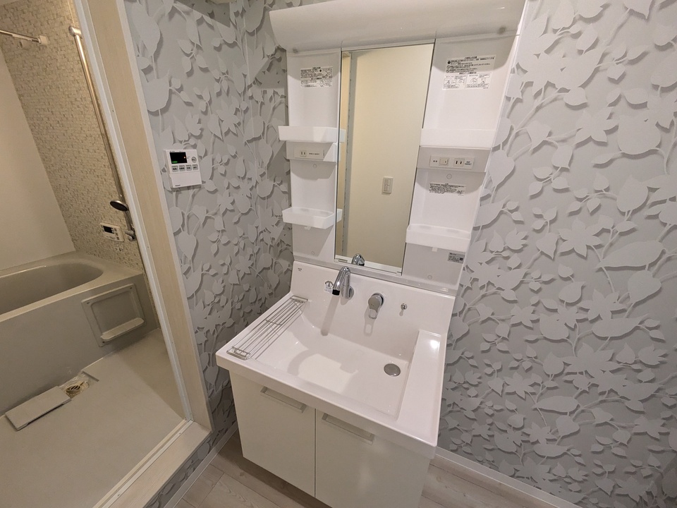 シャワー付洗面化粧台