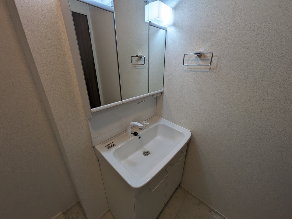 シャワー付洗面化粧台