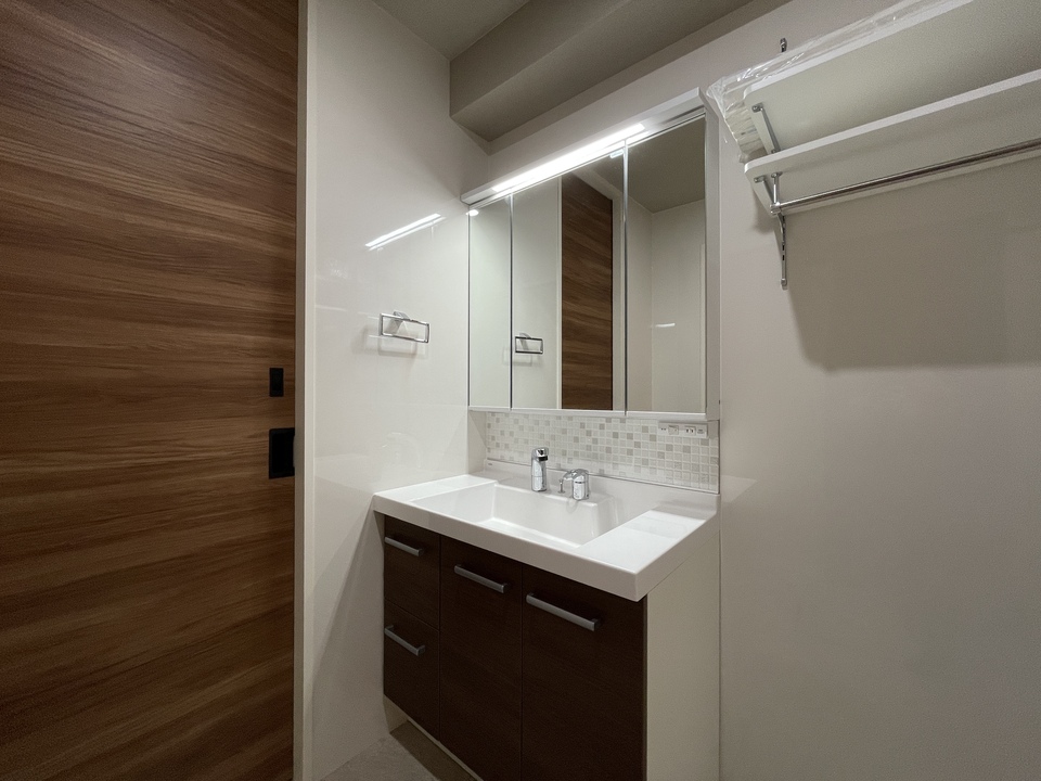 シャワー付洗面化粧台