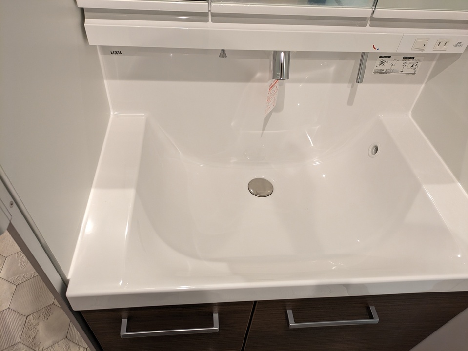 シャワー付洗面化粧台