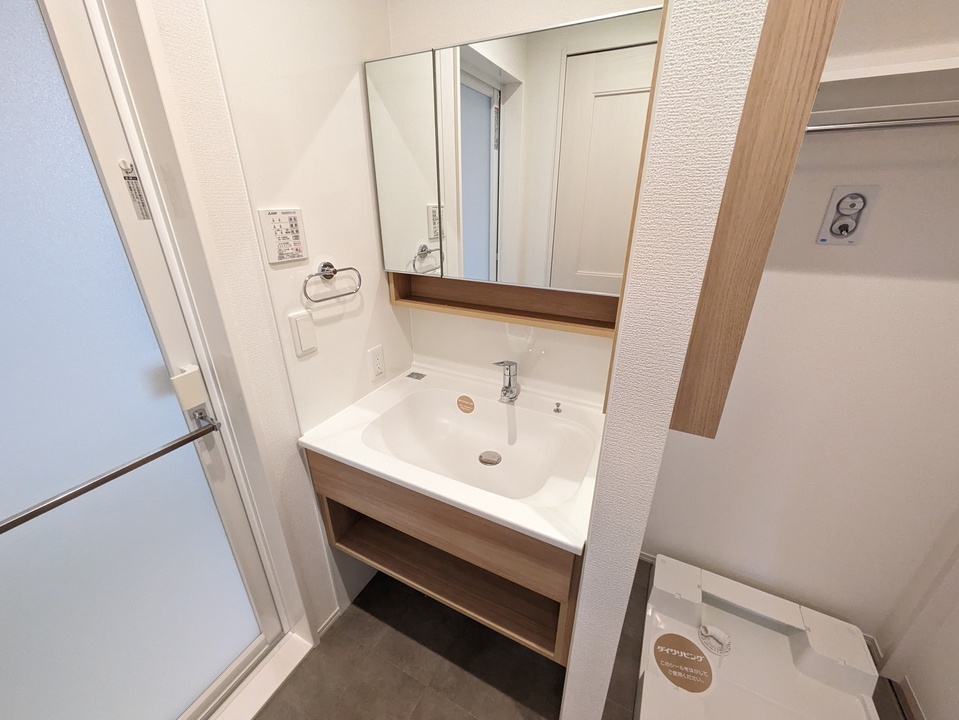 シャワー付洗面化粧台