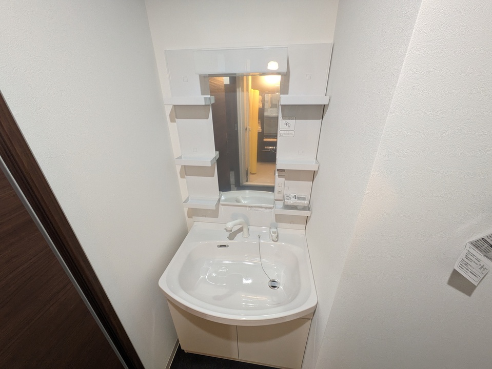 シャワー付洗面化粧台