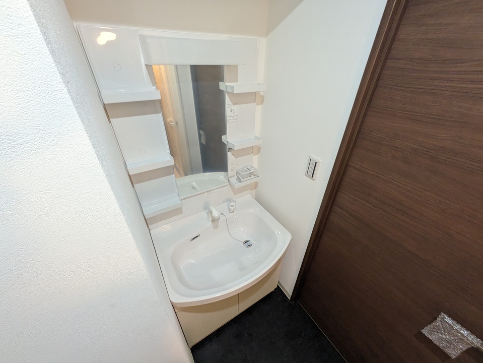 シャワー付洗面化粧台