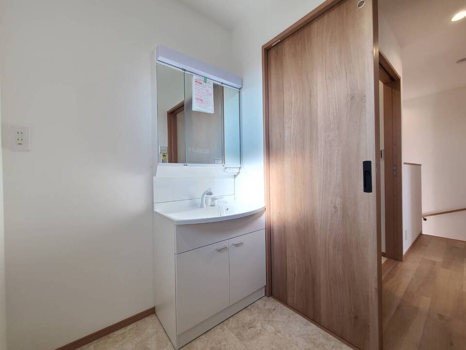 シャワー付洗面化粧台