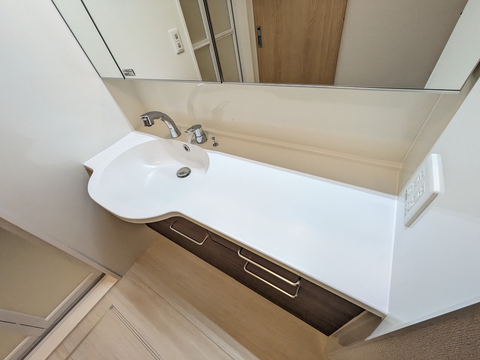 シャワー付洗面化粧台