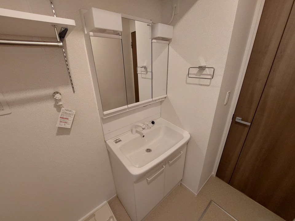 シャワー付洗面化粧台