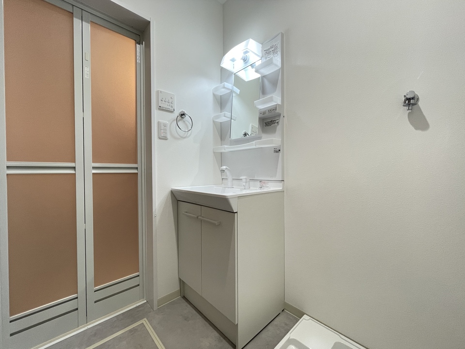 シャワー付洗面化粧台