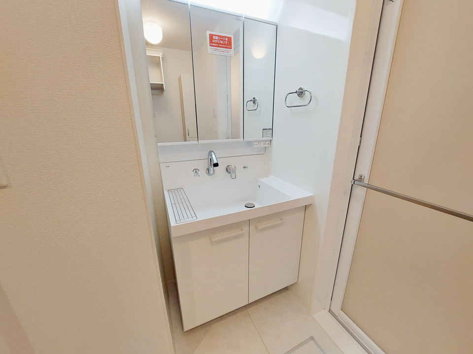 シャワー付洗面化粧台