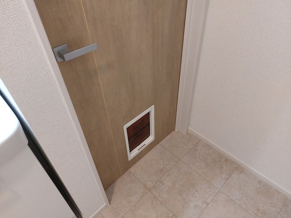 ペット出入口扉