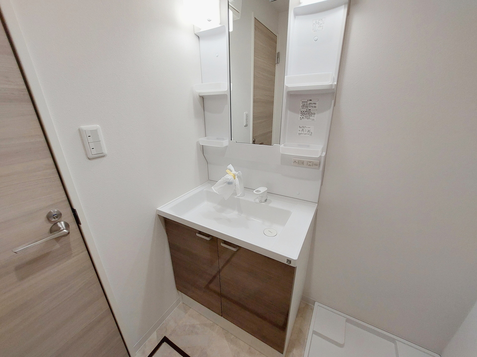 シャワー付洗面化粧台