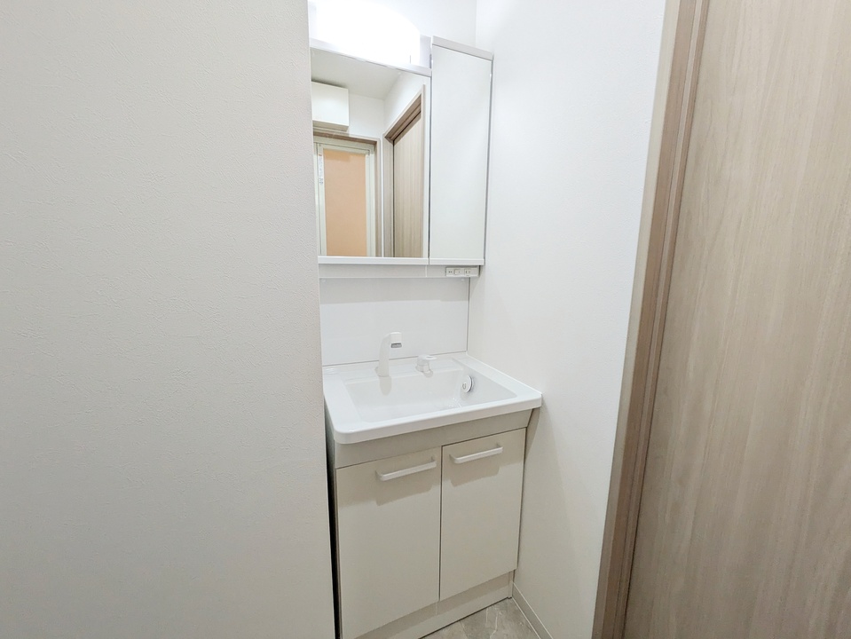 シャワー付洗面化粧台