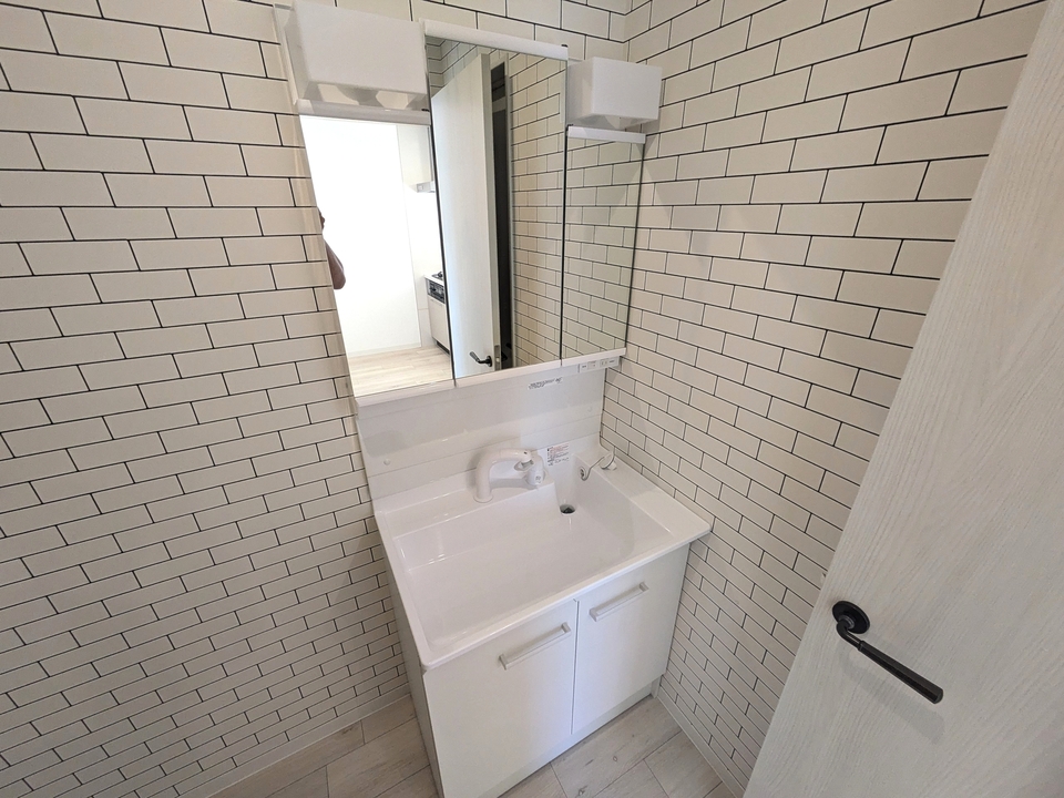 シャワー付洗面化粧台