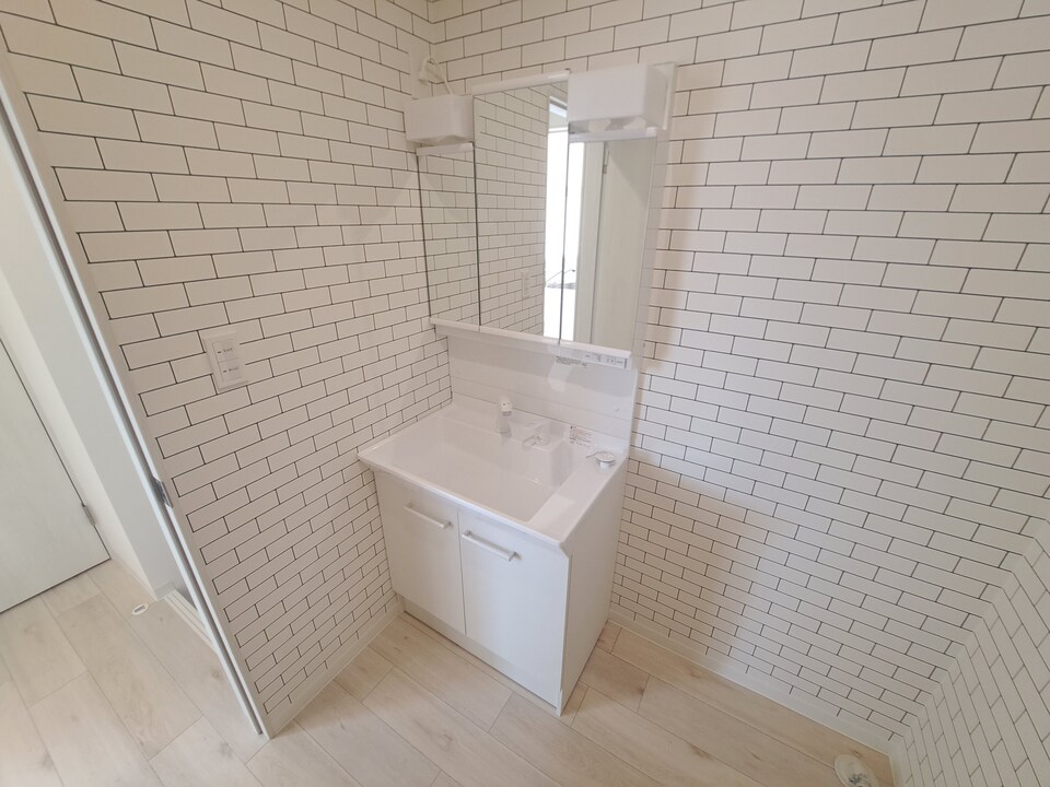 シャワー付洗面化粧台