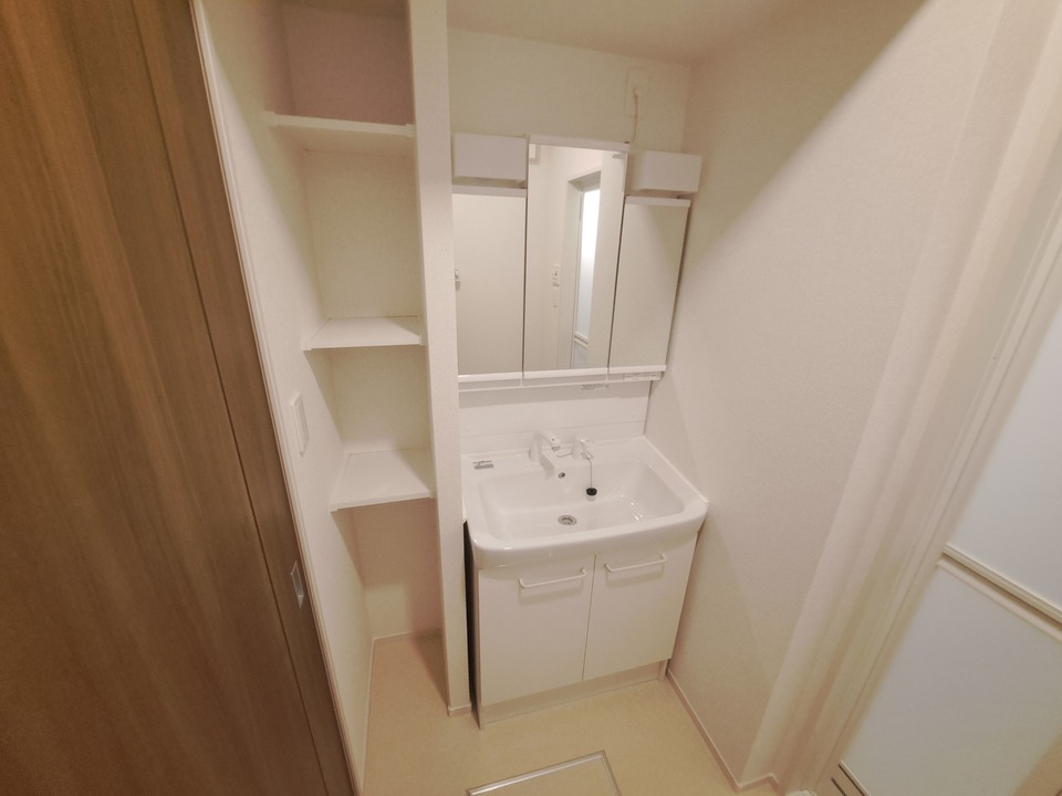 シャワー付洗面化粧台