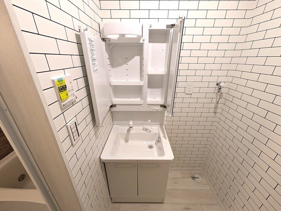 シャワー付洗面化粧台