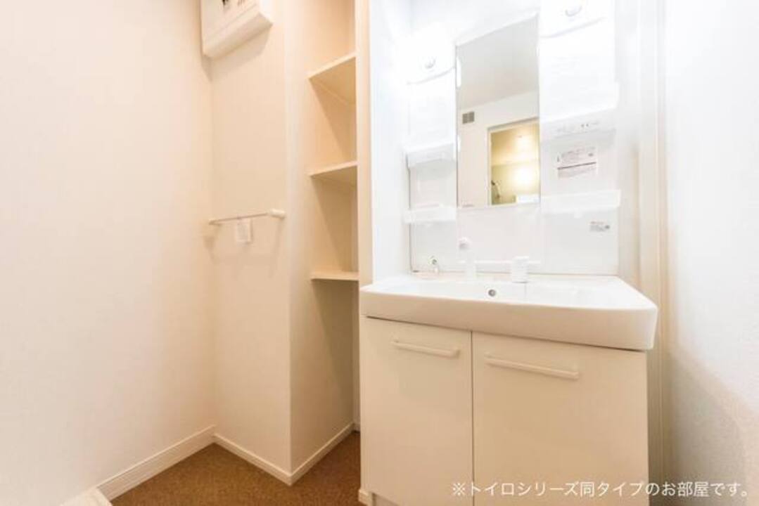 シャワー付洗面化粧台