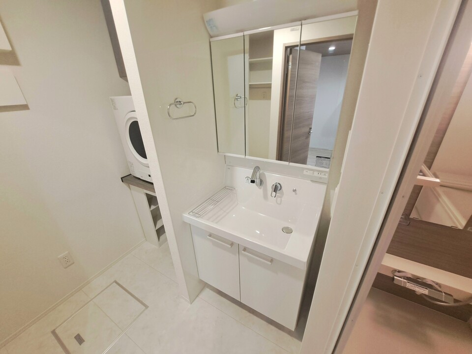 シャワー付洗面化粧台