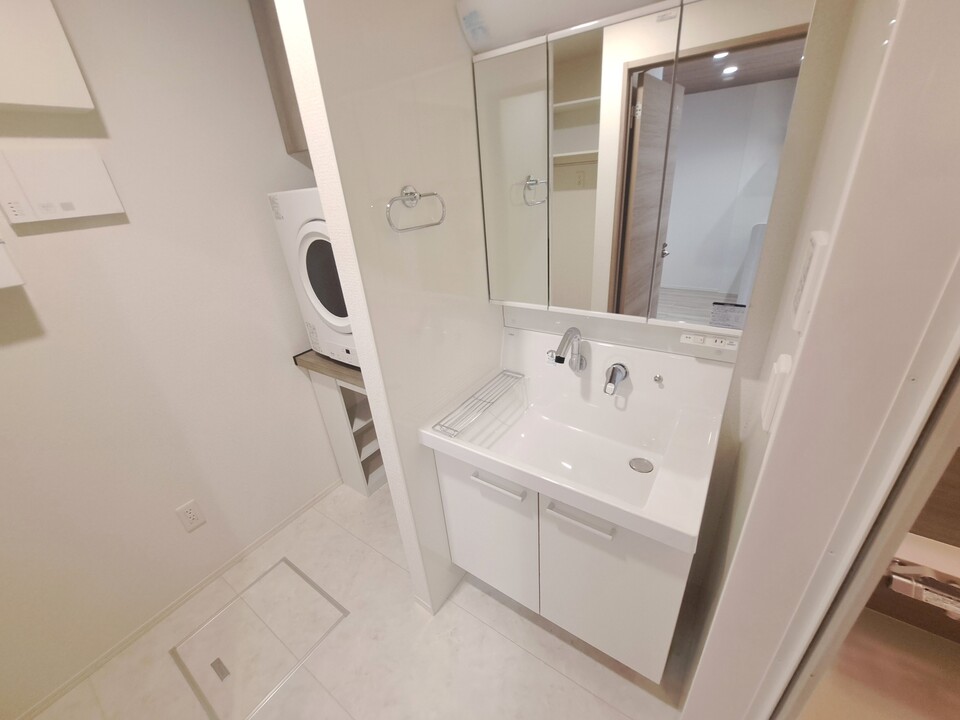 シャワー付洗面化粧台