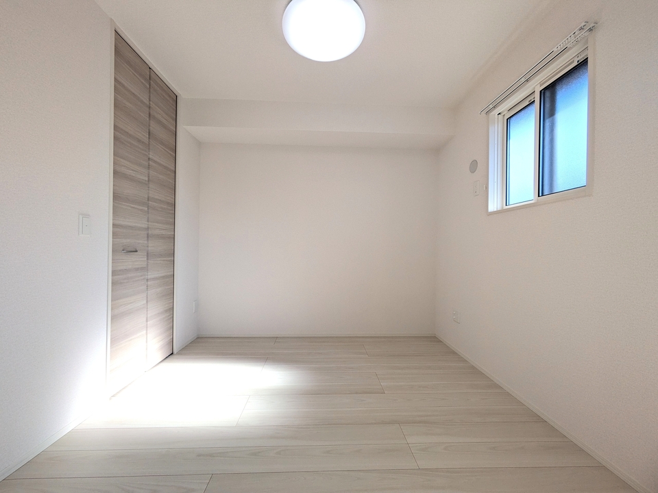 洋室4.5帖（南東側）