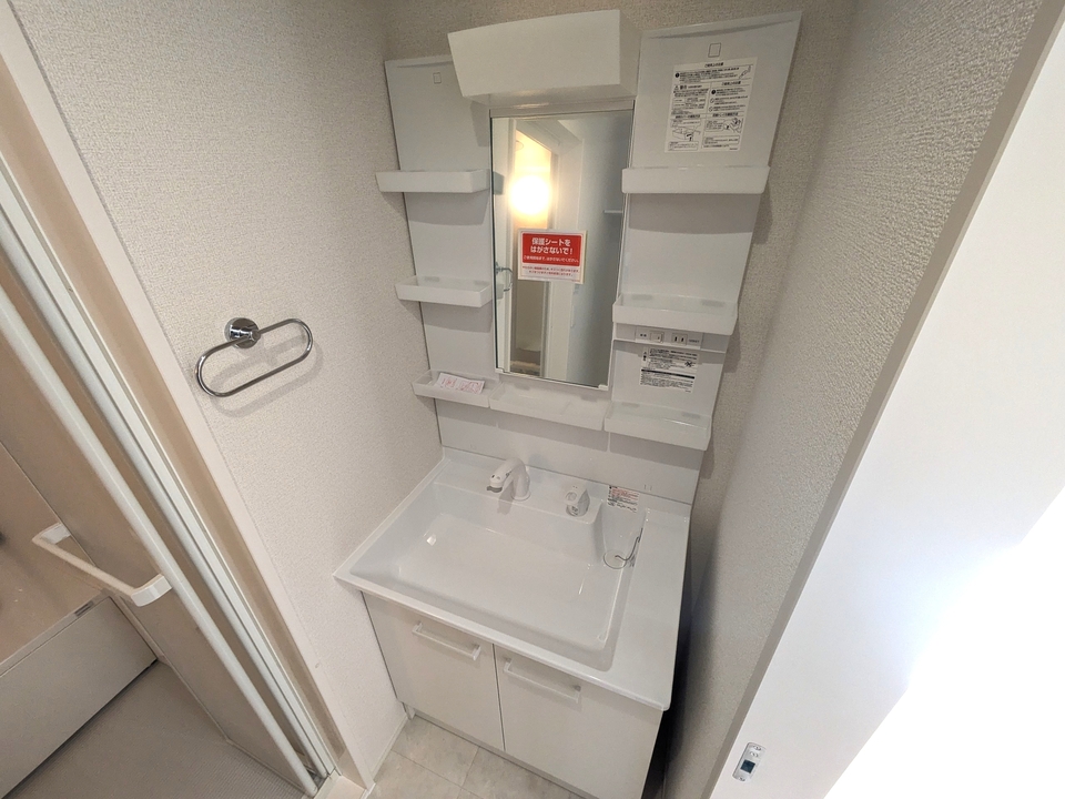 シャワー付洗面化粧台