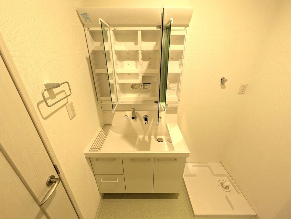 シャワー付洗面化粧台