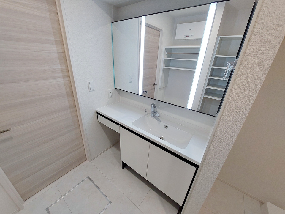 シャワー付洗面化粧台