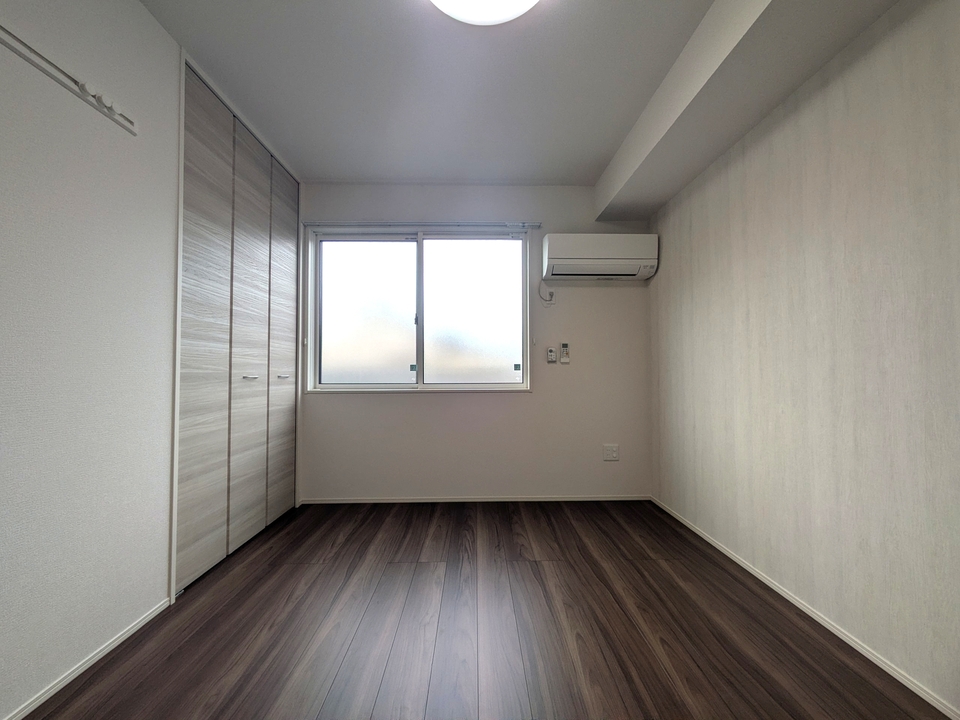 洋室（北東側）