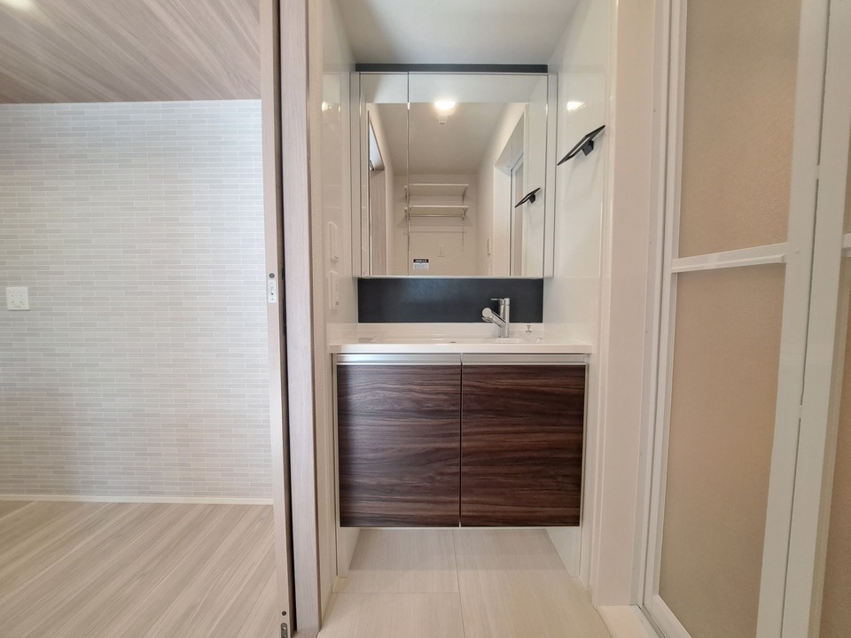 シャワー付洗面化粧台