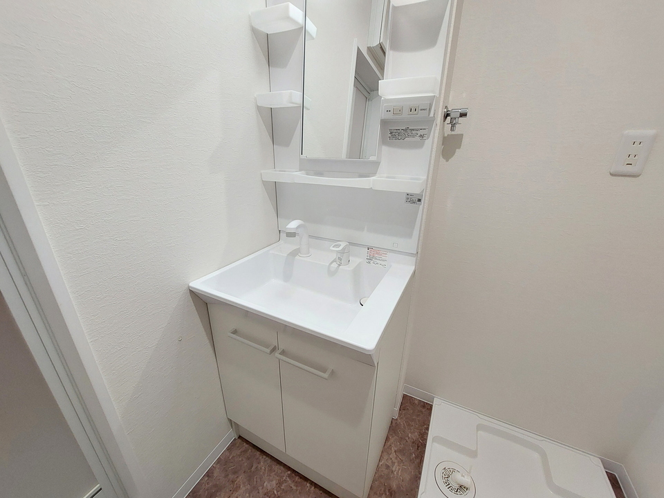 シャワー付洗面化粧台