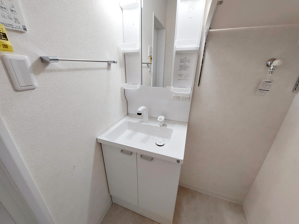 シャワー付洗面化粧台