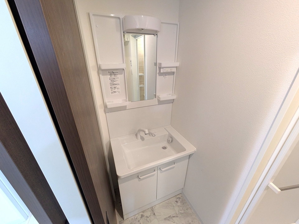 シャワー付洗面化粧台