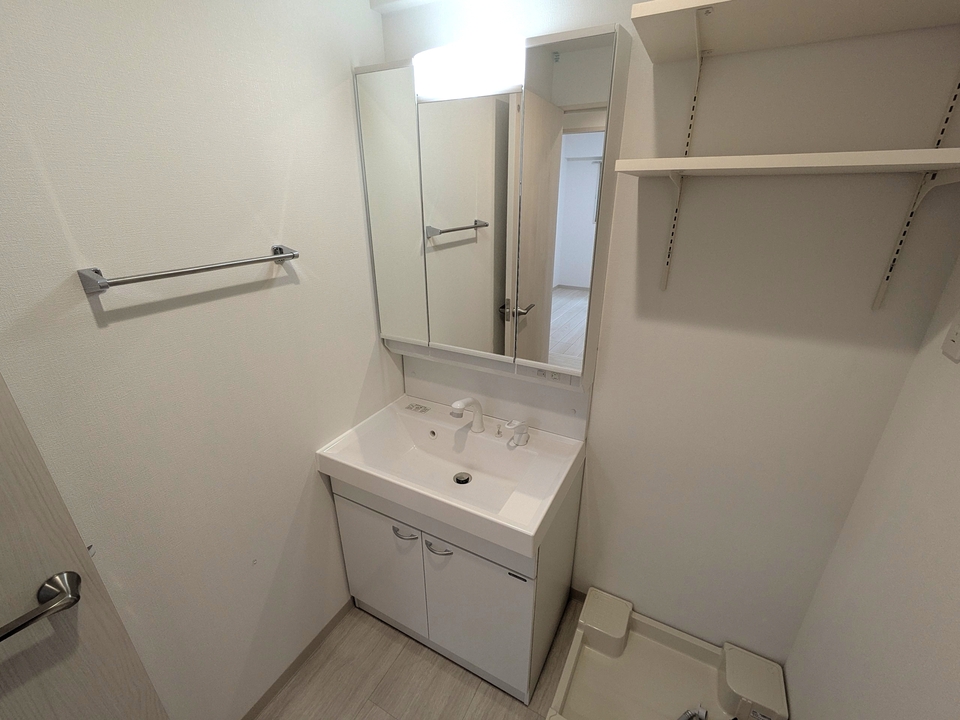 シャワー付洗面化粧台