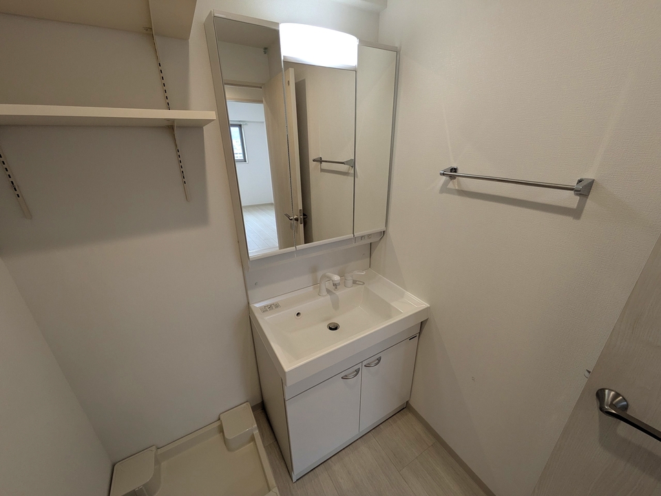 シャワー付洗面化粧台