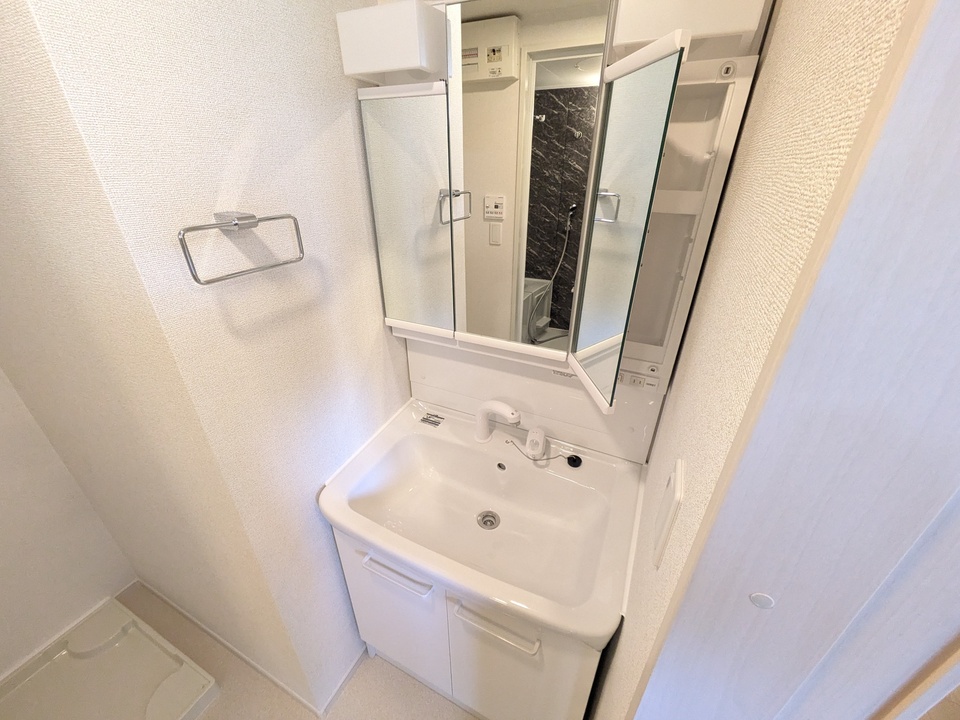 シャワー付洗面化粧台