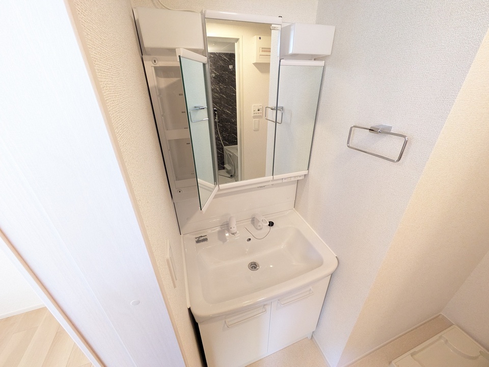 シャワー付洗面化粧台