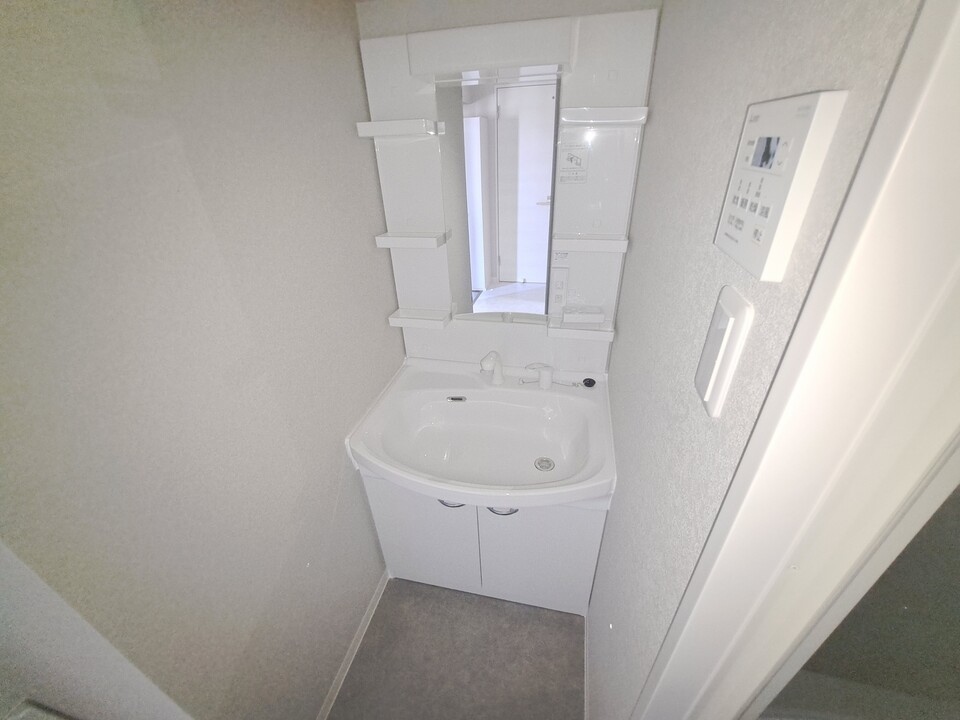 シャワー付洗面化粧台