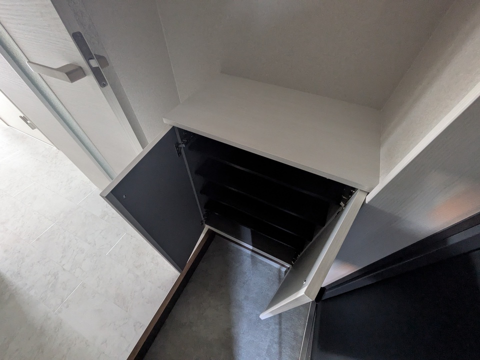 シューズボックス