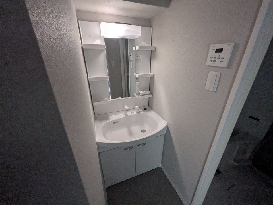 シャワー付洗面化粧台