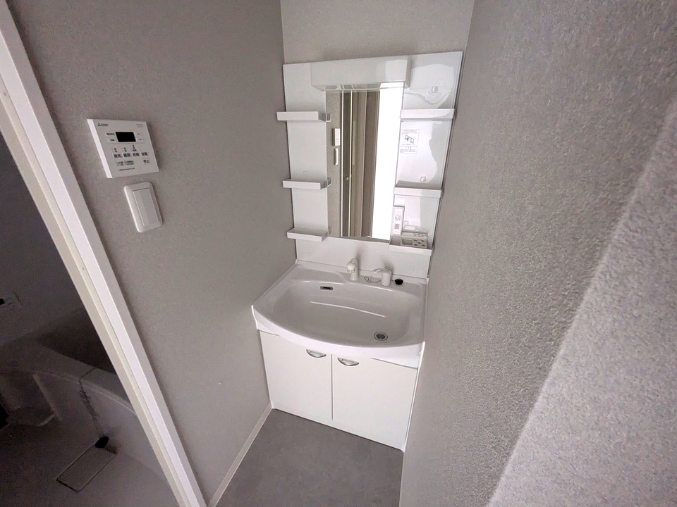 シャワー付洗面化粧台