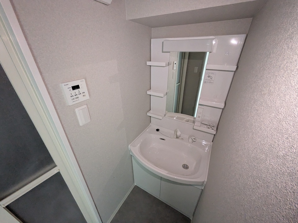 シャワー付洗面化粧台