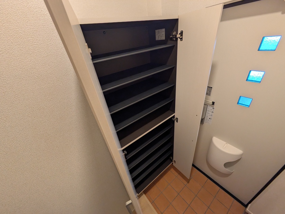 シューズボックス