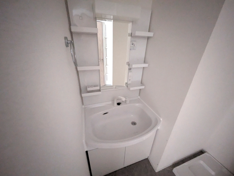 シャワー付洗面化粧台