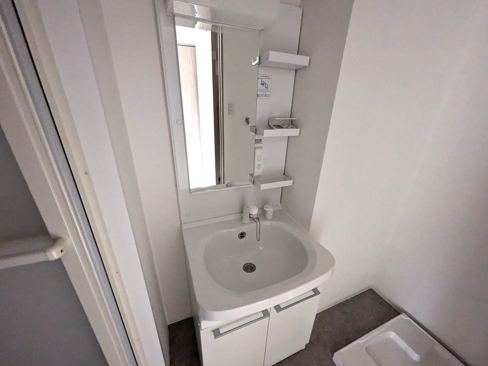 シャワー付洗面化粧台