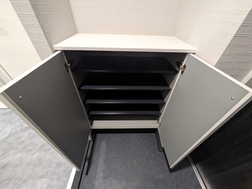 シューズボックス