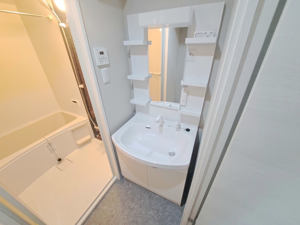 シャワー付洗面化粧台